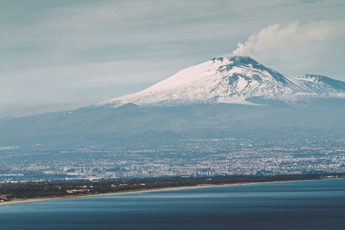 Snowy Etna vulcano in hd